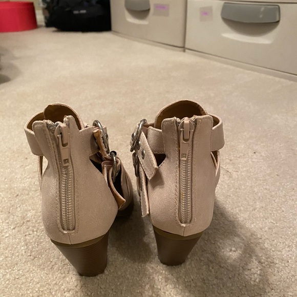 Booties - Picture 4 of 5